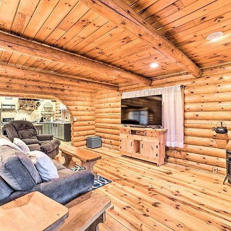 Spacious Cabin With Decks Near Saratoga Springs Middle Grove Buitenkant foto