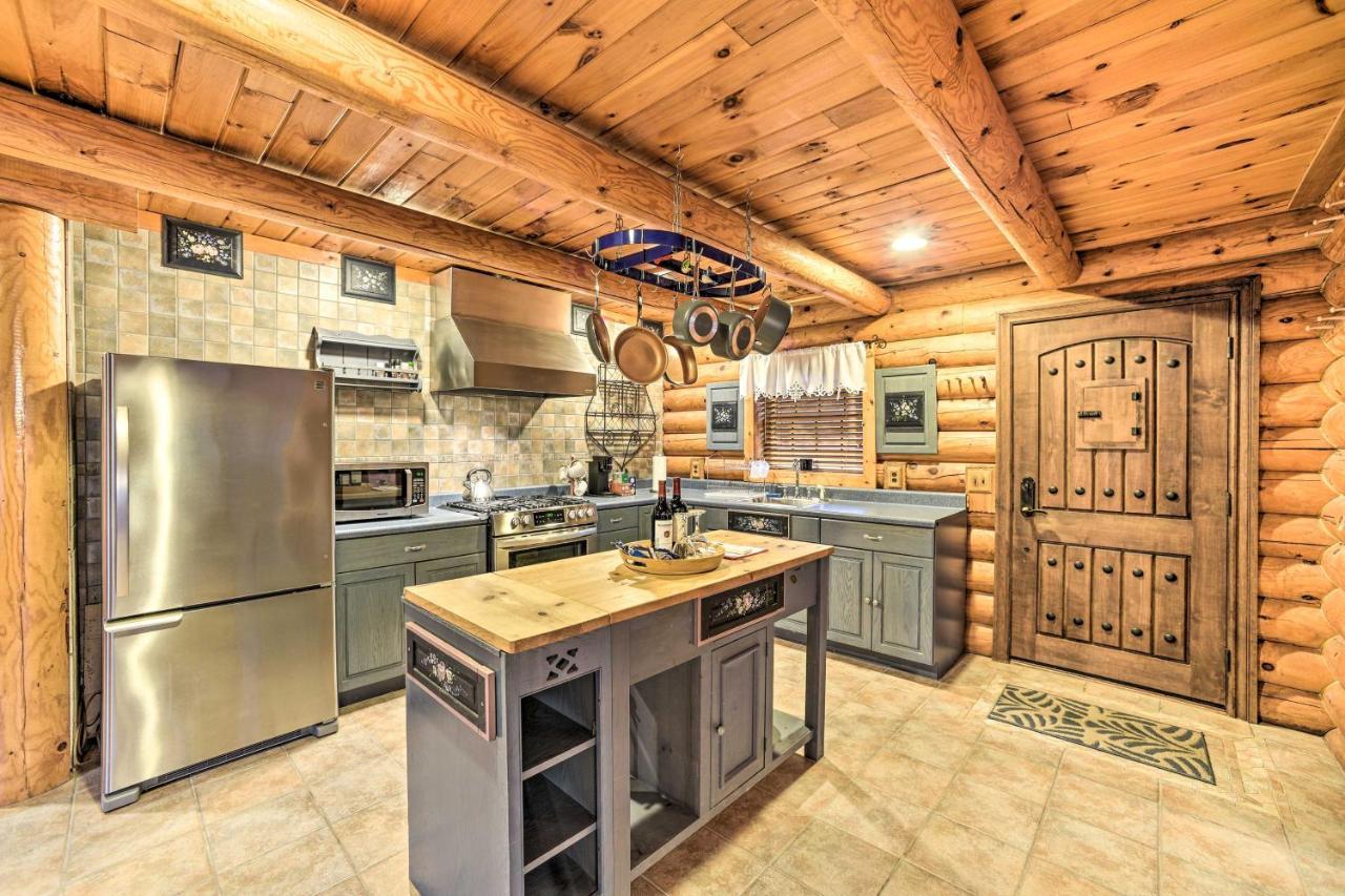 Spacious Cabin With Decks Near Saratoga Springs Middle Grove Buitenkant foto