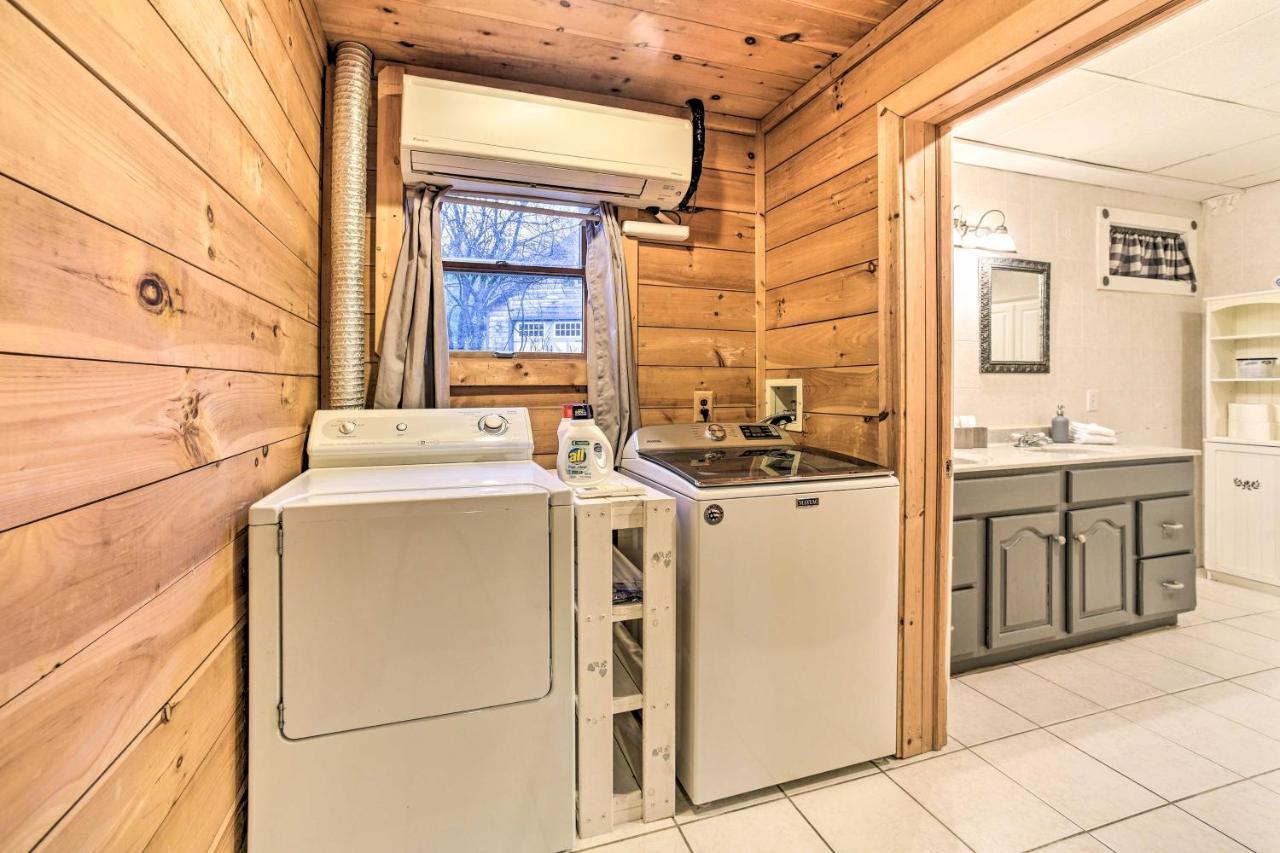 Spacious Cabin With Decks Near Saratoga Springs Middle Grove Buitenkant foto