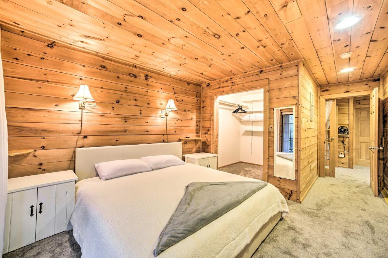 Spacious Cabin With Decks Near Saratoga Springs Middle Grove Buitenkant foto