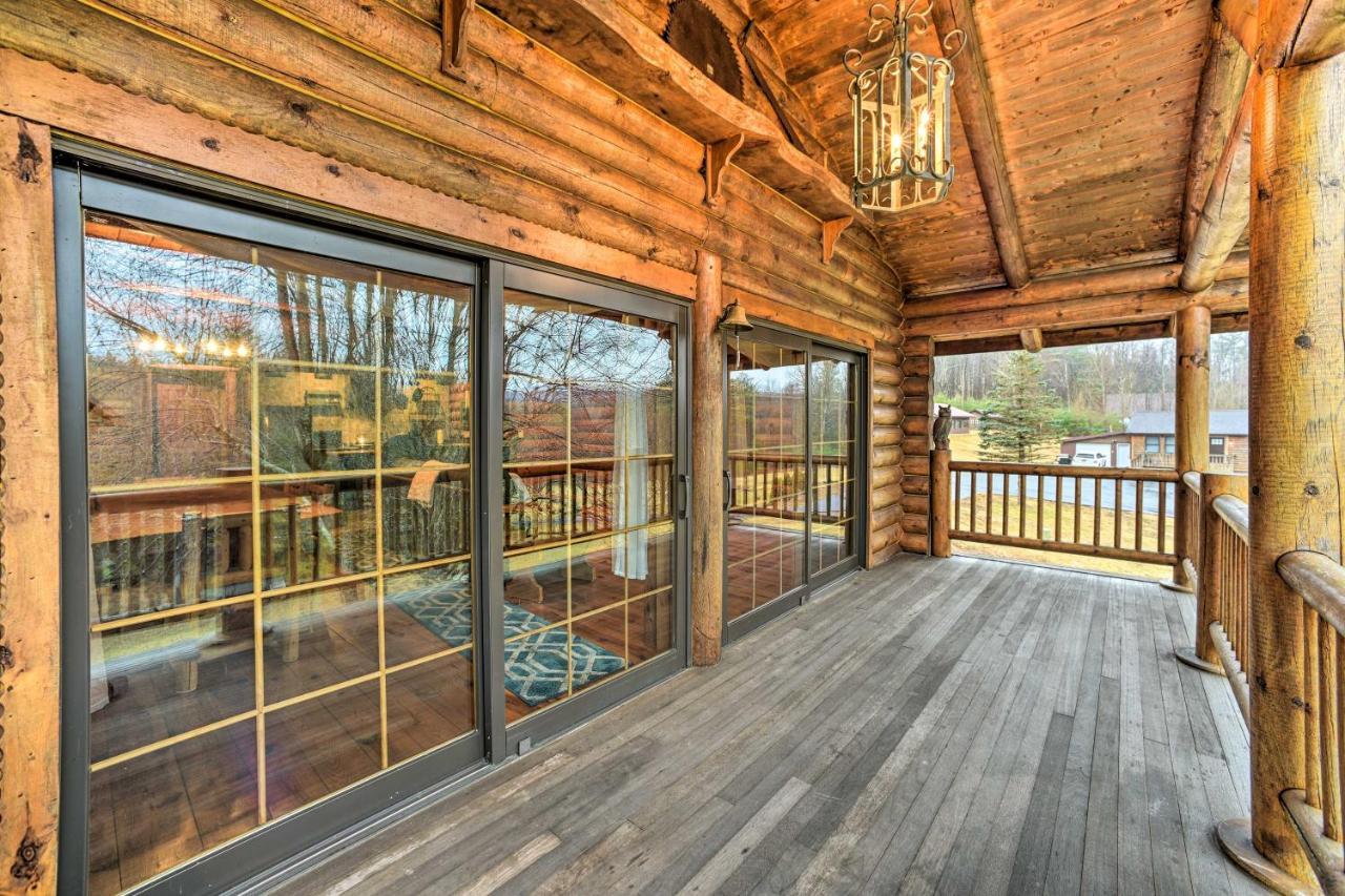 Spacious Cabin With Decks Near Saratoga Springs Middle Grove Buitenkant foto