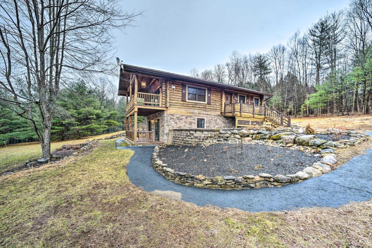 Spacious Cabin With Decks Near Saratoga Springs Middle Grove Buitenkant foto