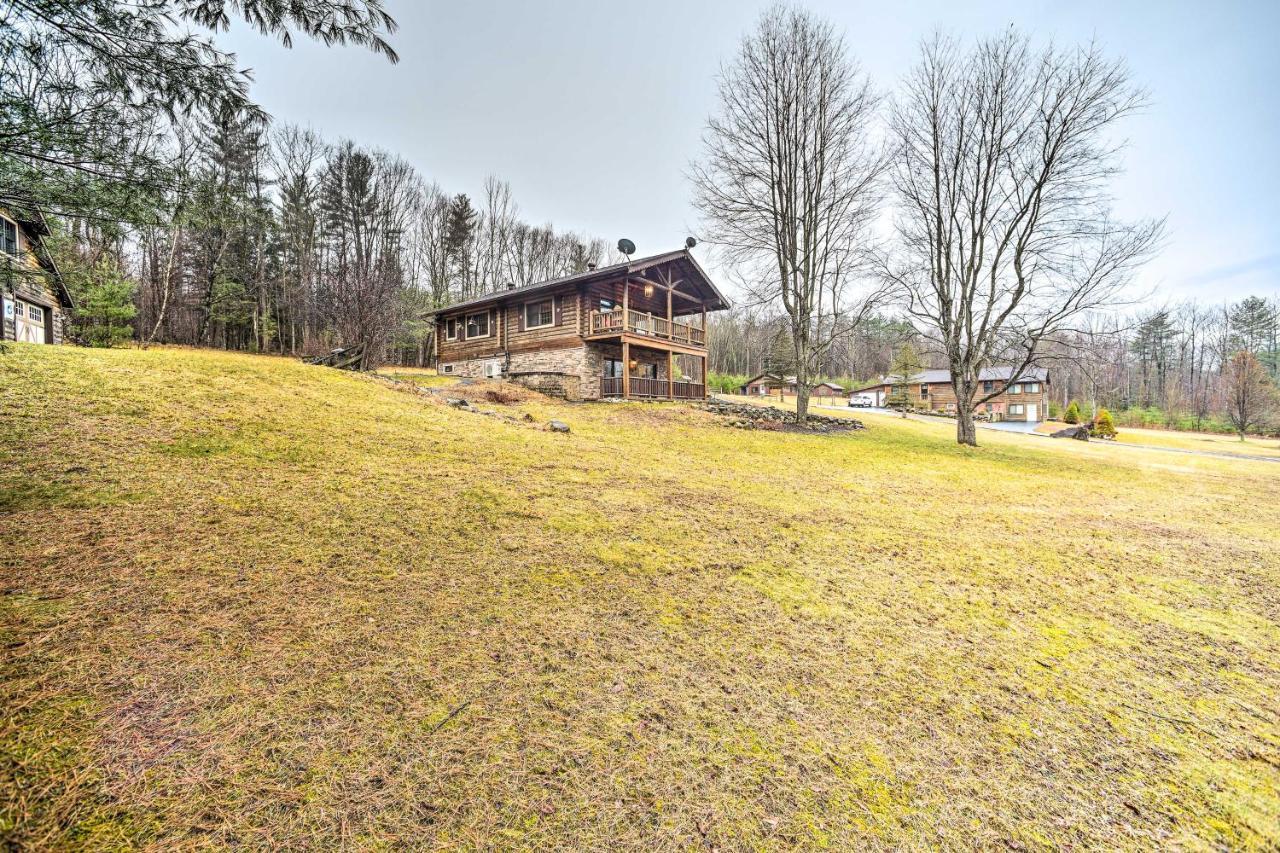Spacious Cabin With Decks Near Saratoga Springs Middle Grove Buitenkant foto