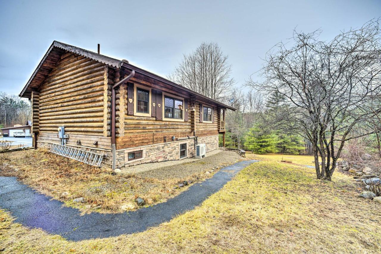 Spacious Cabin With Decks Near Saratoga Springs Middle Grove Buitenkant foto